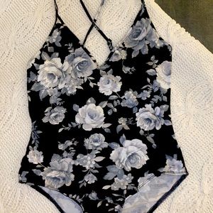 WOMENS BLACK AND WHITE BODYSUIT